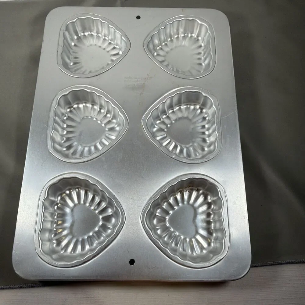 Vtg Wilton Aluminum Heart Baking Pan Lot Double Heart & 6 Mini Scalloped Hearts